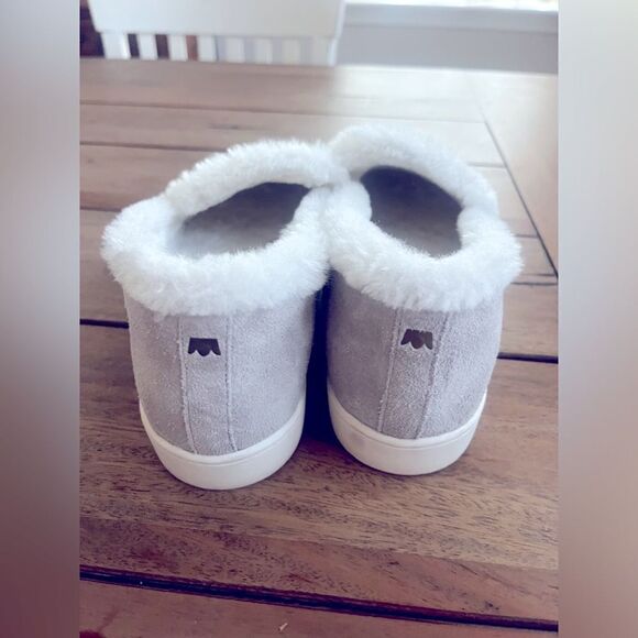 BIRDIE SUEDE GRAY LEATHER WITH PLUSH INTERIOR! Swift slip-on! Women Size 7.5 - Picture 5 of 7